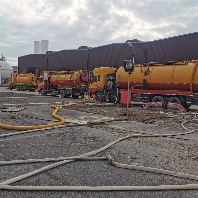 金湖污水池清理